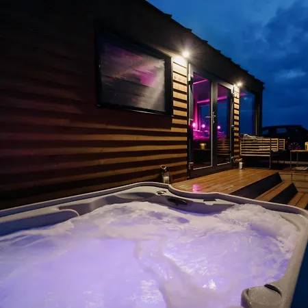 Feelmore Tiny House * Nagyloc